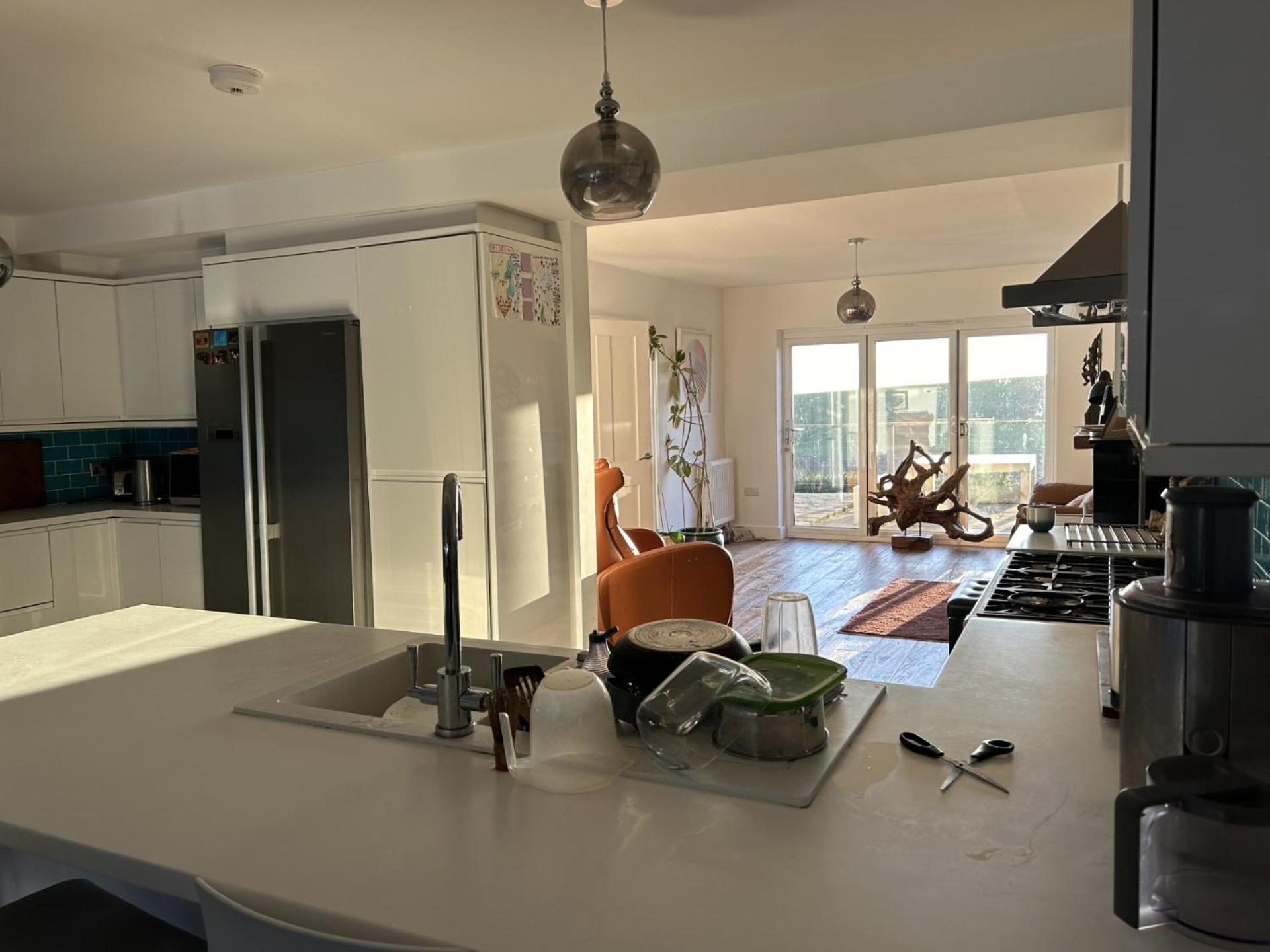 Sanctuary By The Sea With Large Room Including Lounge, Bathroom, Direct Garden Access & Free Parking 브라이턴 외부 사진